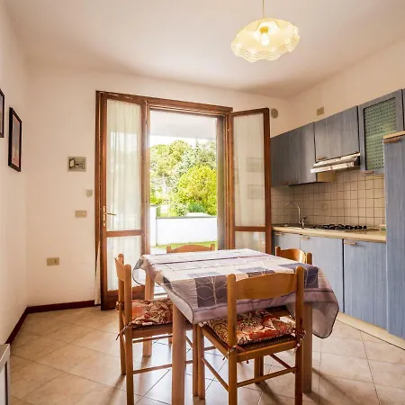 Cozy Holiday Home In Lido Di Volano Near Sea