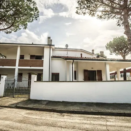 Cozy Holiday Home In Lido Di Volano Near Sea * Lido di Volano